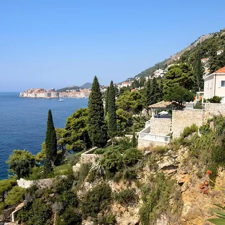 Ploce Sleeps 12 Pool Air Con Wifi Villa