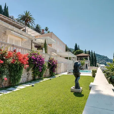 Ploce Sleeps 12 Pool Air Con Wifi Villa *