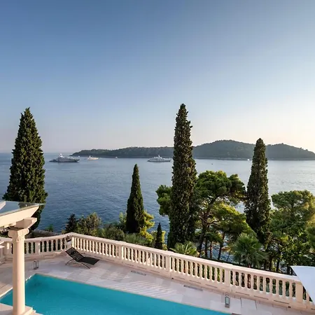 Ploce Sleeps 12 Pool Air Con Wifi