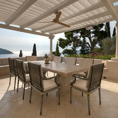 Ploce Sleeps 12 Pool Air Con Wifi וילה *